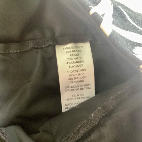 Women's S.C & Co. Black/White Floral tummy Control Pull On Skort/Skirt  S 17” - Picture 7 of 12